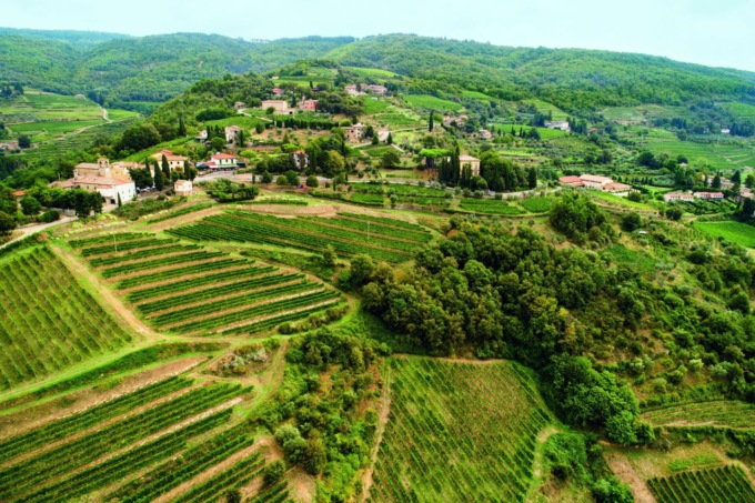 Il vino del borgo di Lamole nel Chianti ispira un profumo