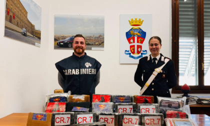 Arrestato con 21 chili di cocaina e kalashnikov in Toscana