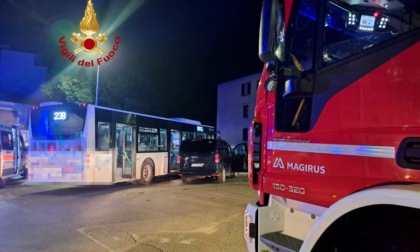 Firenze, scontro autobus-minivan: un 27enne grave a Careggi