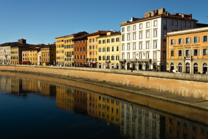 Pisa, uomo trovato morto lungo l’Arno