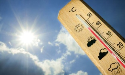 Caldo, aumentano le chiamate per gli anziani che non bevono