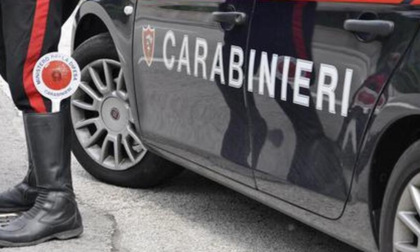 Investe un passante e non si ferma: donna di 55 anni nei guai