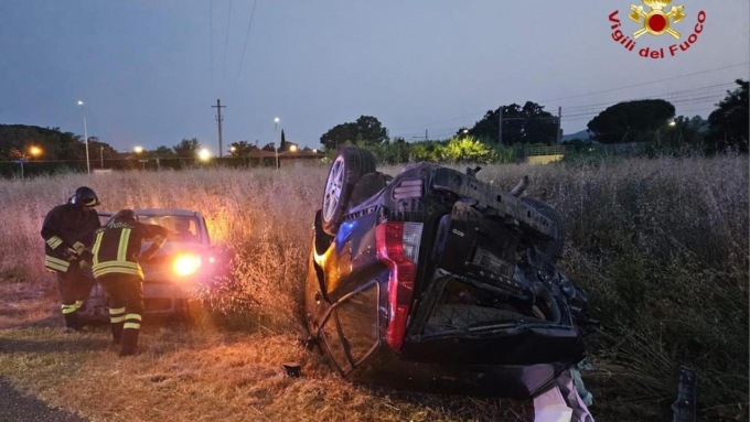 Follonica (Grosseto): pauroso schianto all’alba. In quattro in ospedale