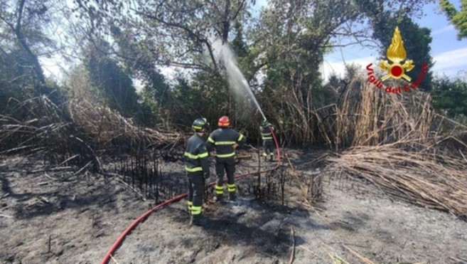 Montecatini, incendio tra le case: cinque feriti, due gravi