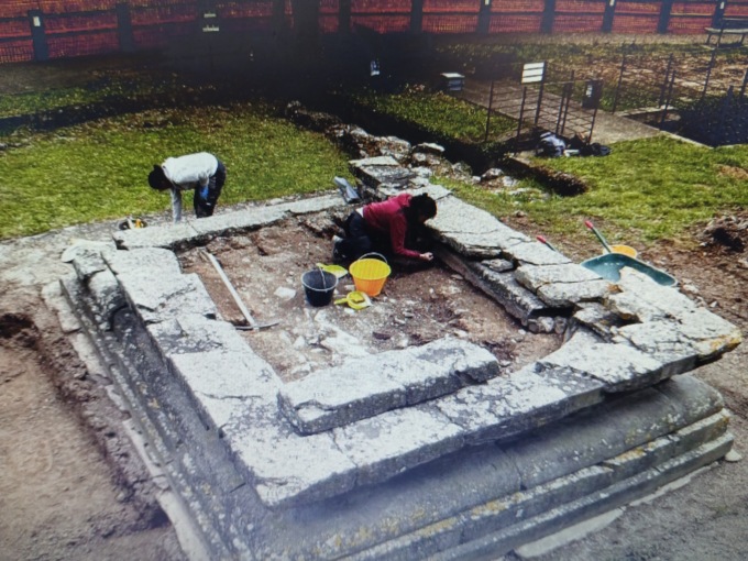 Pieve a Socana, dopo 50 anni si torna a scavare all’altare etrusco