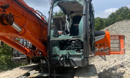 Blitz al cantiere del parco eolico sul Monte Giogo