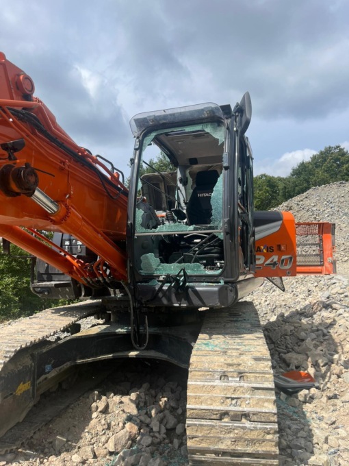 Blitz al cantiere del parco eolico sul Monte Giogo