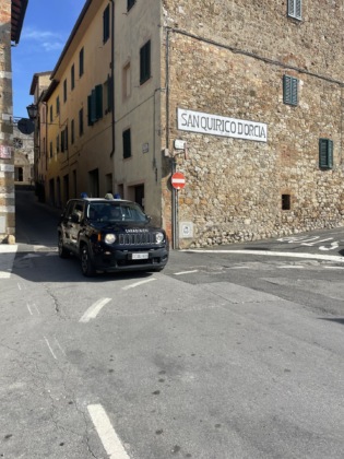 Finti carabinieri truffano anziano e rubano l’auto: tre misure cautelari per giovani della provincia di Caserta