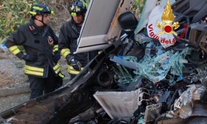 A1, scontro tra camion e camper: ferita una dodicenne