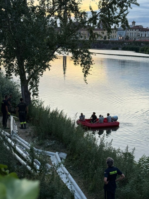 Macchia oleosa in Arno, allarme di Arpat