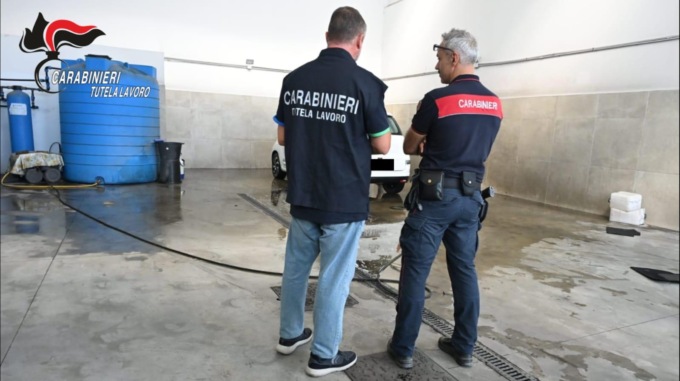 Controlli ai lavaggi auto: sospese quattro attività per gravi violazioni sulla sicurezza