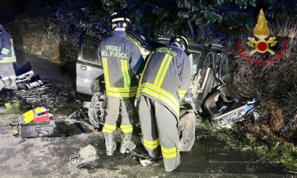 Scontro frontale nella notte a Pistoia: sei feriti, due gravi