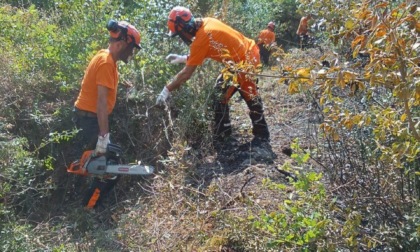 Incendio nei boschi di Civitella, in azione la squadra AIB del Casentino