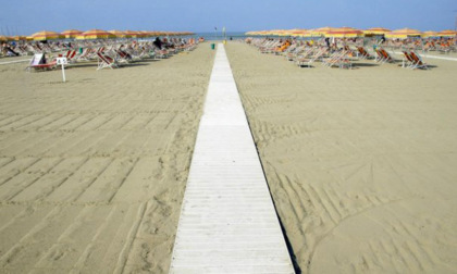 Viareggio, rissa in Passeggiata. Aggredito storico balneare