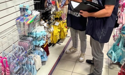 Sequestrati circa 22.000 articoli per bambini