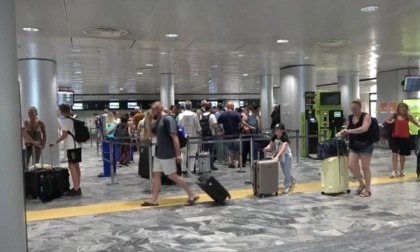 Quasi senza carburante, atterraggio d’emergenza per volo Ryanair