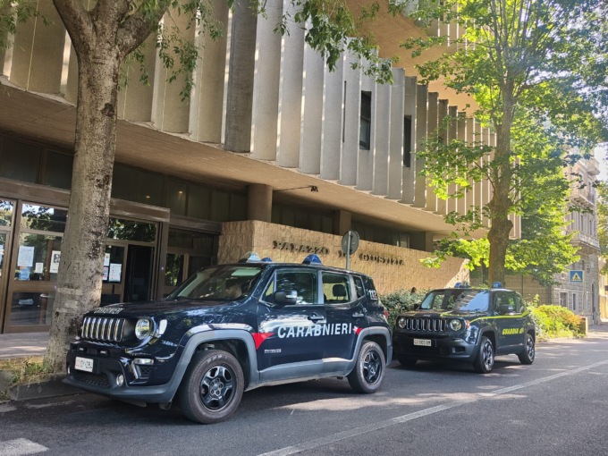 Lavoratori sfruttati e pagati a un euro l’ora: operazione della Finanza e Carabinieri a Torrita di Siena