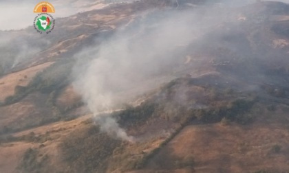 Incendio a Cana, notte di terrore, case e poderi evacuati
