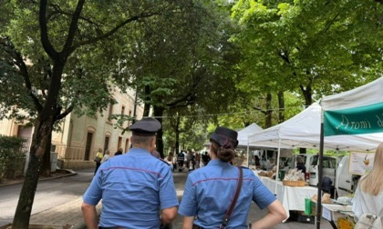 Ladre al mercato, colte sul fatto dai Carabinieri