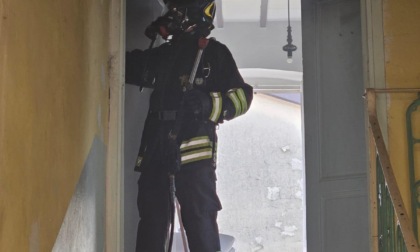 Incendio in appartamento a Rassina, nessun ferito
