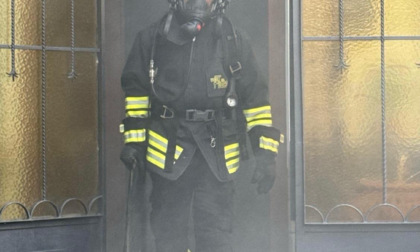 Incendio in un appartamento, vigili del fuoco domano le fiamme