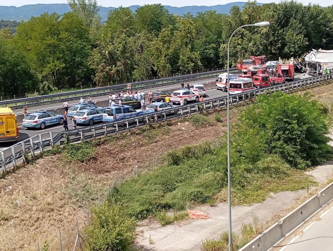 Incidente in A1, chi erano i due soccorritori morti