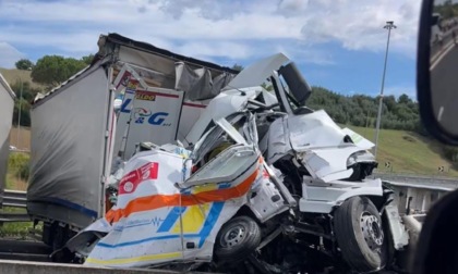 Incidente sul tratto aretino dell’A1: un altare in memoria delle tre vittime