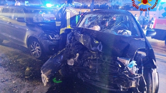 Lucca, quattro feriti in un incidente: uno in gravi condizioni