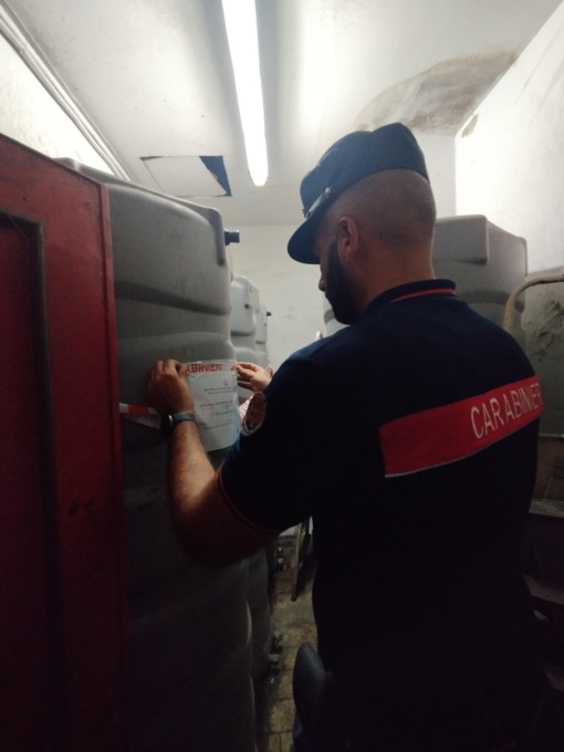 Autolavaggio abusivo, denunciati i soci e sequestrato l’impianto