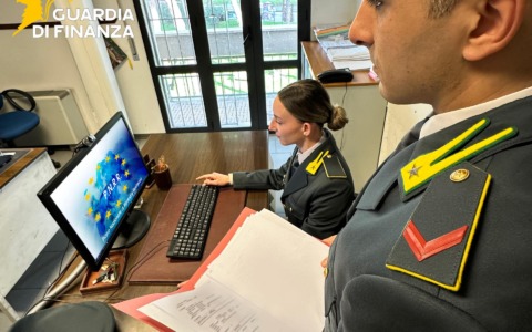 Fondi PNRR dirottati all’estero: sequestro da 150 mila euro a Firenze