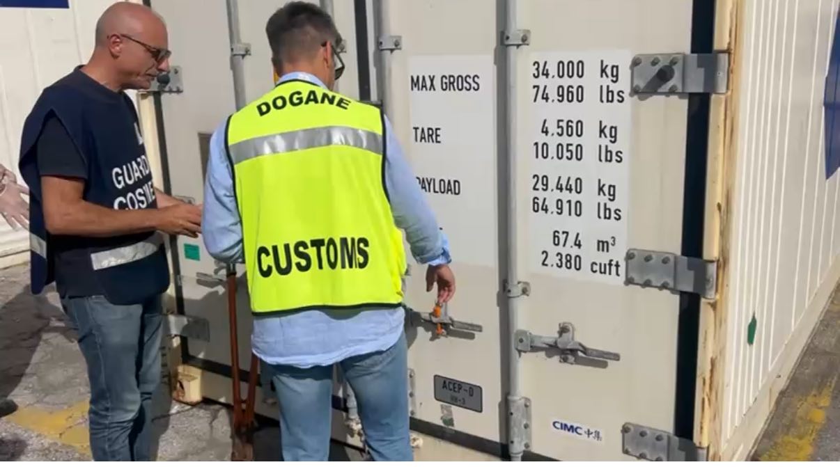 Pesce congelato dal Senegal, maxi sequestro al porto di Livorno
