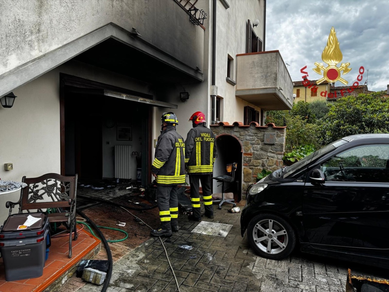 Incendio in casa, salvi due coniugi 80enni