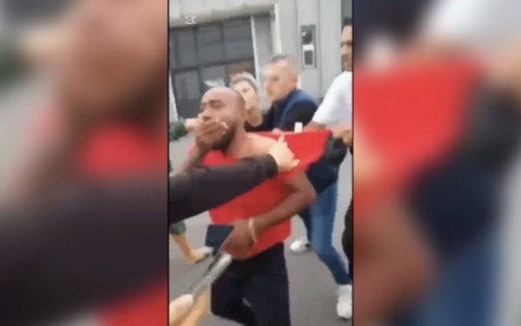 Aggressione choc a Montemurlo: picchiati con calci e pugni gli operai in sciopero