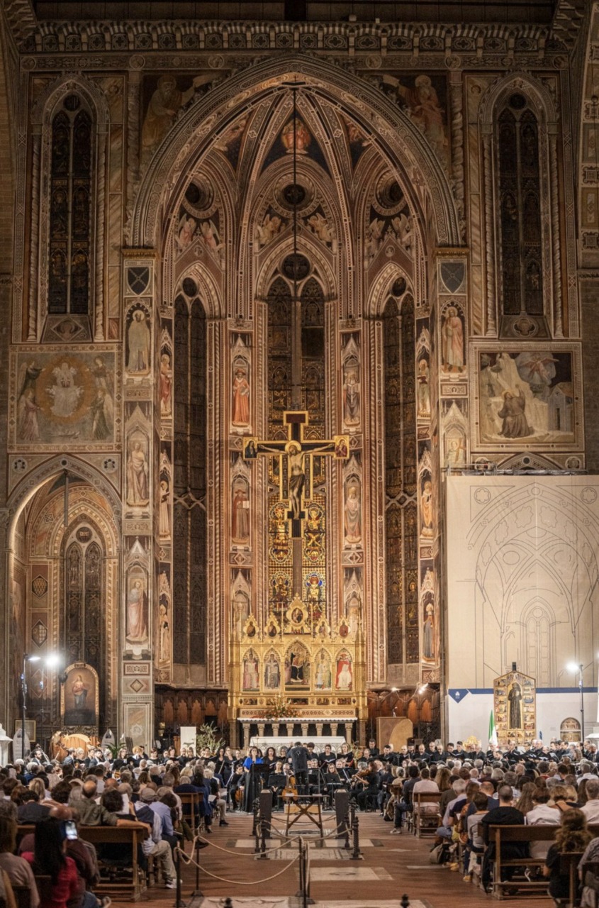 L’Orchestra della Toscana celebra 45 anni con un Requiem per Firenze
