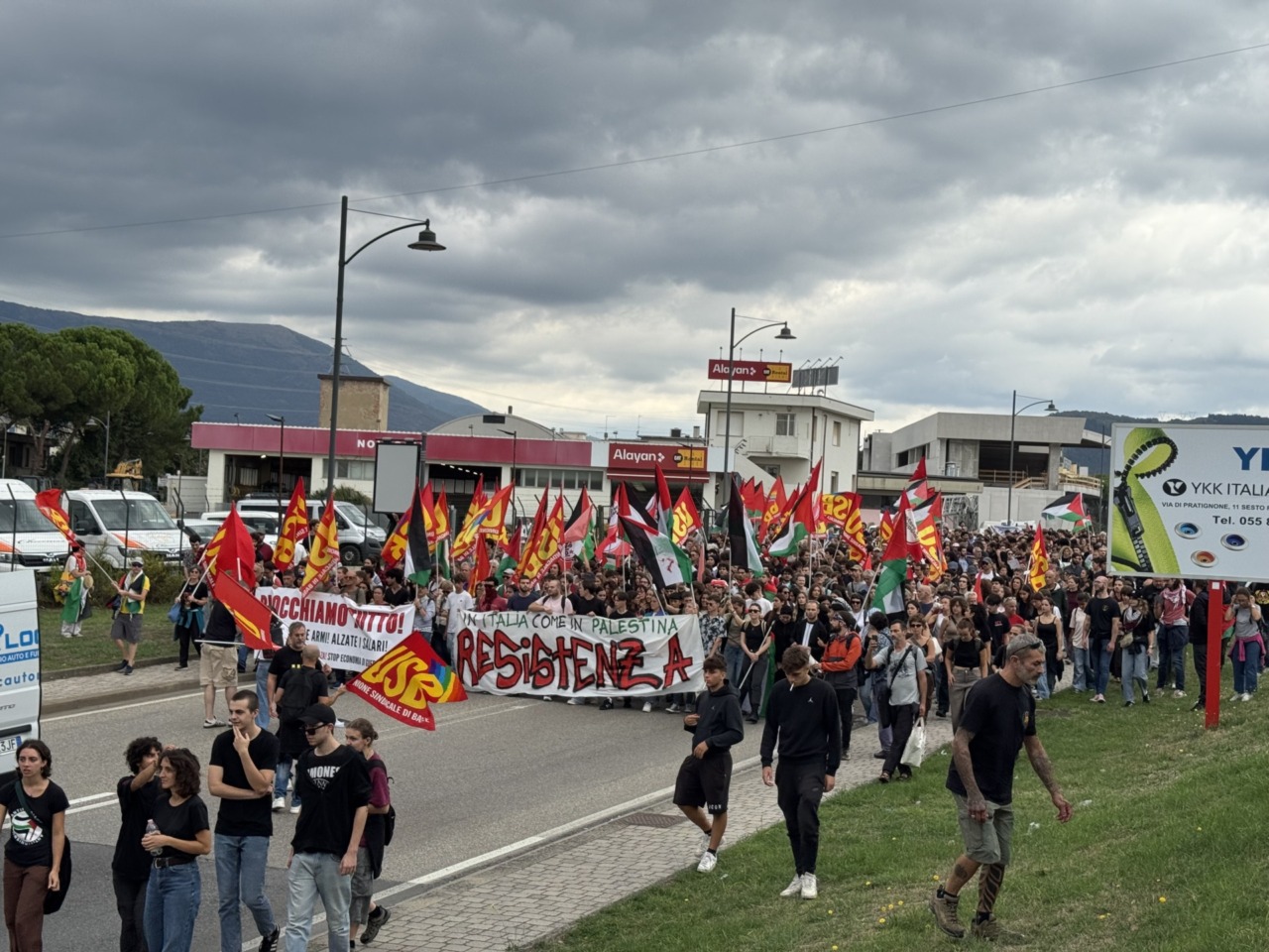 Sciopero generale per Gaza, cortei e disagi