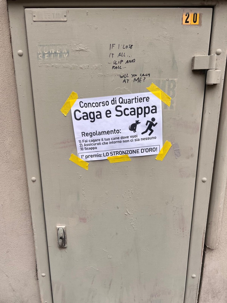 Proprietari di cani incivili, in San Frediano cartelli ironici