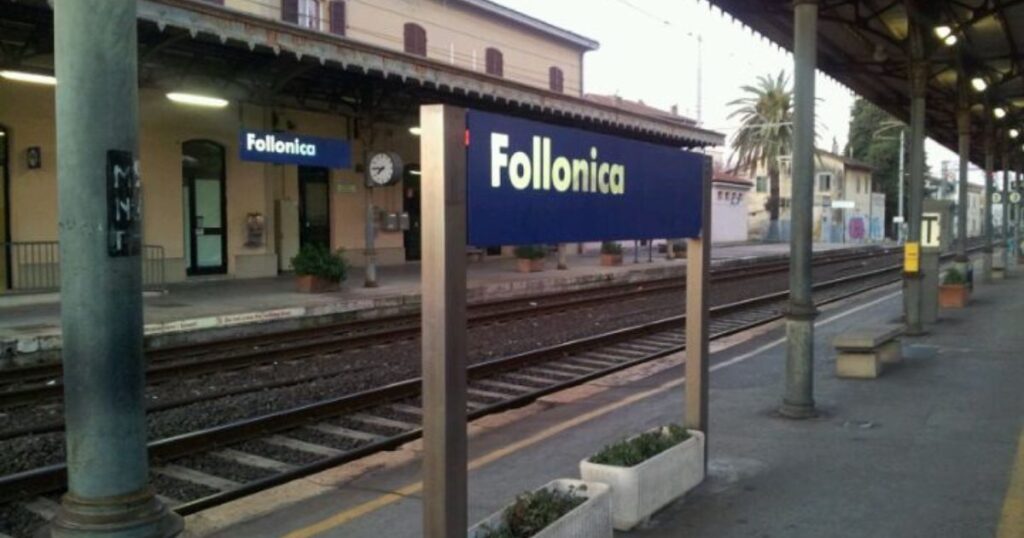 Follonica, travolto e ucciso dal treno: la vittima è un barman di 54 anni