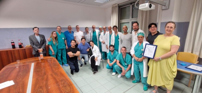 Rischia la vita dopo l’infezione, ricostruita la colonna vertebrale