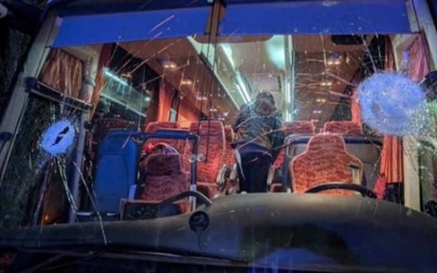 Autista morto nell’assalto al bus, tre fermi e quattro indagati