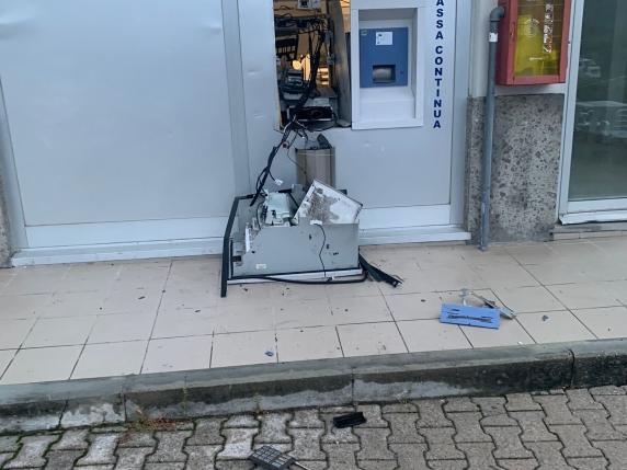 Due bancomat presi d’assalto, ma i colpi falliscono