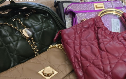 Il laboratorio della contraffazione, sequestrate 3 mila borse