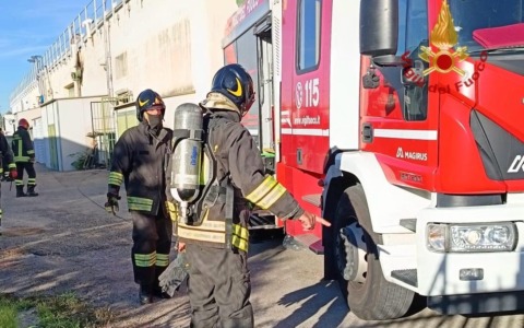 Incendio in una fabbrica orafa, nessun ferito