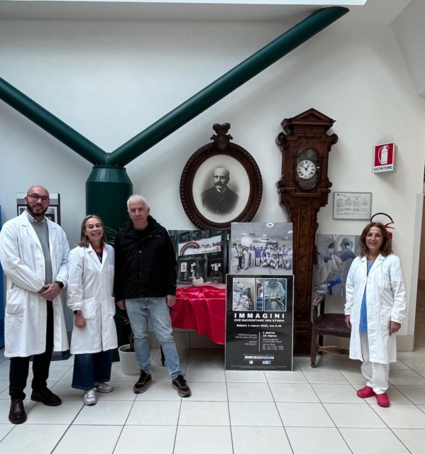Foto in mostra nei corridoi dell’ospedale San Giuseppe