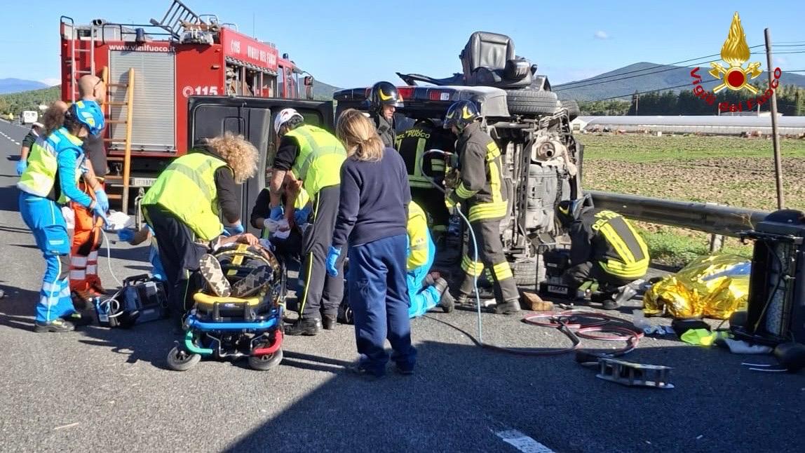 Tragico incidente sulla SS1 Aurelia: tre morti e cinque feriti, tra cui due bambini