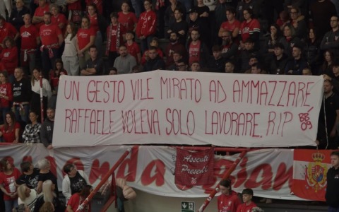 Agguato al bus, tifosi storici basket Rieti: “Sciogliere la curva”