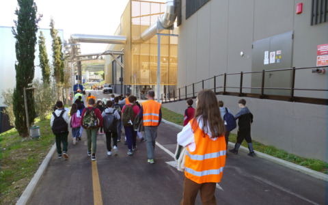 Montespertoli (Firenze), cento ragazzi della “Fucini” in visita all’impianto di Plures Alia
