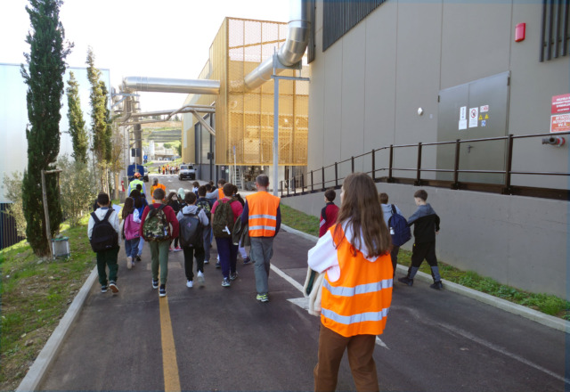 Montespertoli (Firenze), cento ragazzi della “Fucini” in visita all’impianto di Plures Alia