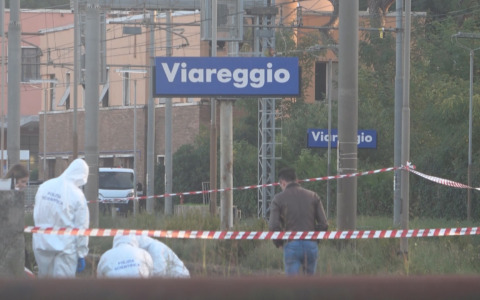 Cadavere sui binari vicino alla stazione, è giallo sulla morte