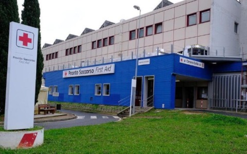 Cecina (Livorno), muore in moto dopo lo scontro con un’auto