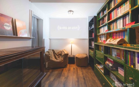 Santo Spirito, apre la “seconda libreria più piccola di Firenze”